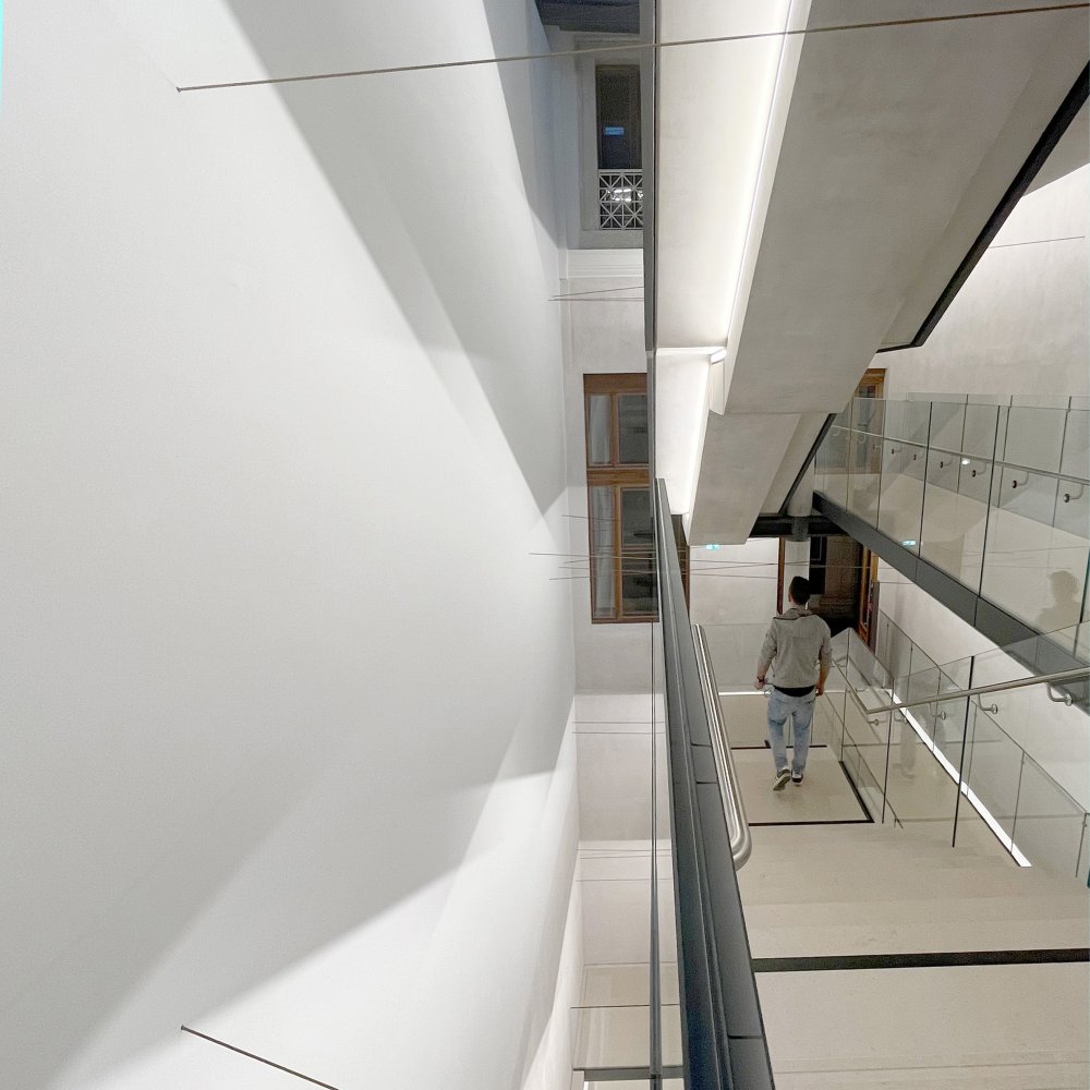 Stringfigures, steel, permanent, Österreichisches Parlament, 2023